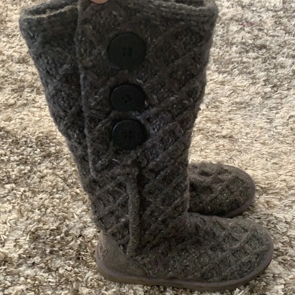 UGG Gray Lattice Boots Women’s 5